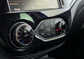 Подержанный автомобиль Renault Kaptur 2020 года (16 фото)