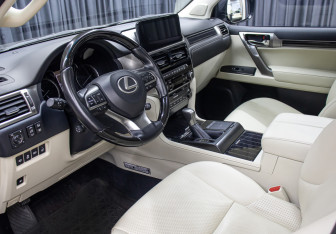 Подержанный автомобиль Lexus GX 2021 года (17 фото)