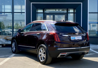 Подержанный автомобиль Cadillac XT5 2021 года (7 фото)