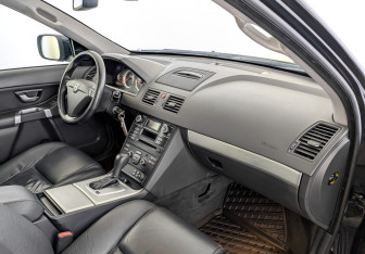 Подержанный автомобиль Volvo XC90 2013 года (11 фото)