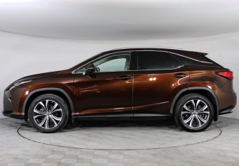 Подержанный автомобиль Lexus RX 2018 года (8 фото)
