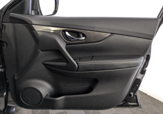 Подержанный автомобиль Nissan X-Trail 2018 года (25 фото)