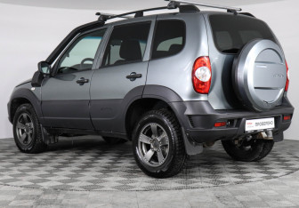 Подержанный автомобиль Chevrolet Niva 2020 года (7 фото)