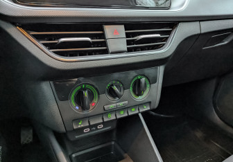 Подержанный автомобиль Skoda Rapid Liftback 2021 года (26 фото)