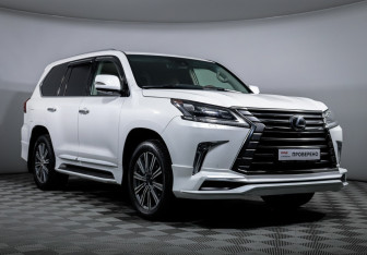 Подержанный автомобиль Lexus LX 2015 года (3 фото)