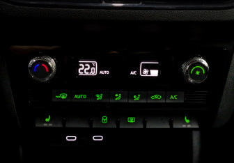 Подержанный автомобиль Skoda Rapid Liftback 2022 года (16 фото)