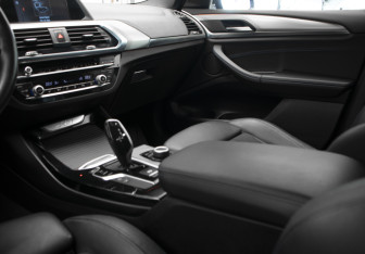 Подержанный автомобиль BMW X3 2019 года (7 фото)