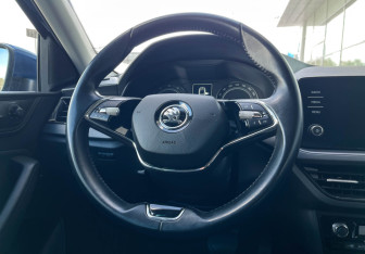 Подержанный автомобиль Skoda Rapid Liftback 2021 года (14 фото)