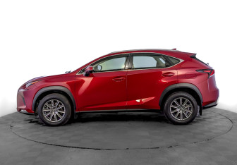 Подержанный автомобиль Lexus NX 2020 года (8 фото)