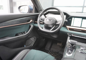 Подержанный автомобиль Geely Monjaro 2023 года (13 фото)