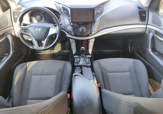 Подержанный автомобиль Hyundai i40 Sedan 2015 года (10 фото)