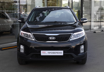 Подержанный автомобиль Kia Sorento 2014 года (2 фото)