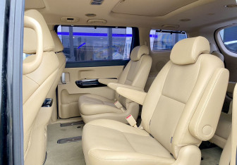 Подержанный автомобиль Kia Carnival 2019 года (27 фото)