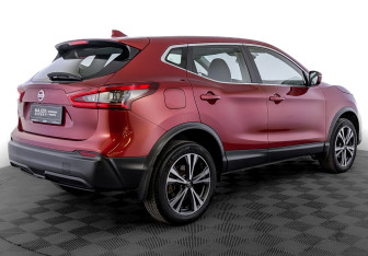 Подержанный автомобиль Nissan Qashqai 2020 года (5 фото)