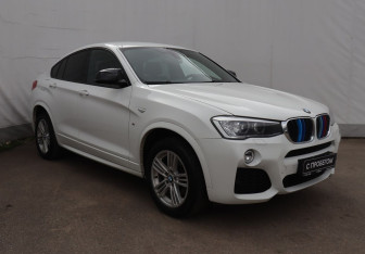 Подержанный автомобиль BMW X4 2017 года (3 фото)