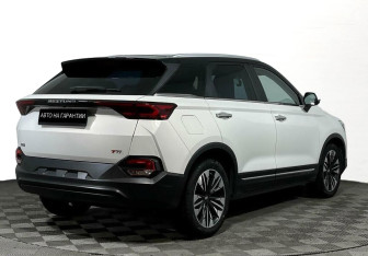 Подержанный автомобиль FAW Bestune T77 2023 года (4 фото)