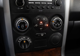 Подержанный автомобиль Suzuki Grand Vitara 2005 года (18 фото)