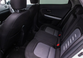 Подержанный автомобиль Kia Ceed Hatchback 2014 года (11 фото)