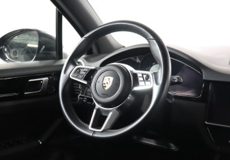 Подержанный автомобиль Porsche Cayenne 2021 года (15 фото)