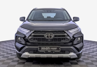 Подержанный автомобиль Toyota RAV4 2024 года (2 фото)