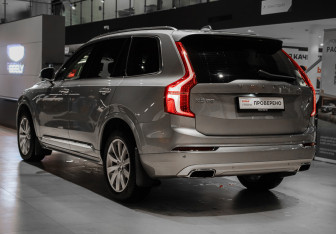 Подержанный автомобиль Volvo XC90 2019 года (6 фото)