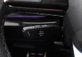 Подержанный автомобиль Audi Q8 2022 года (16 фото)