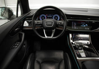 Подержанный автомобиль Audi Q7 2020 года (9 фото)