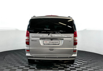 Подержанный автомобиль Mercedes-Benz Viano 2013 года (6 фото)