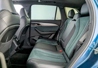 Подержанный автомобиль Geely Monjaro 2023 года (12 фото)