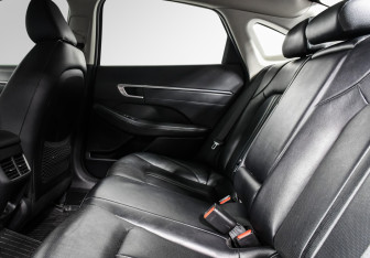 Подержанный автомобиль Hyundai Sonata 2021 года (12 фото)