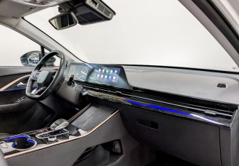 Подержанный автомобиль Omoda C5 2023 года (11 фото)