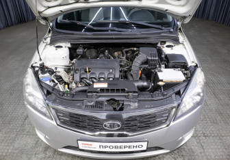 Подержанный автомобиль Kia Ceed Hatchback 2011 года (9 фото)