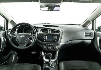 Подержанный автомобиль Kia Ceed Hatchback 2013 года (6 фото)