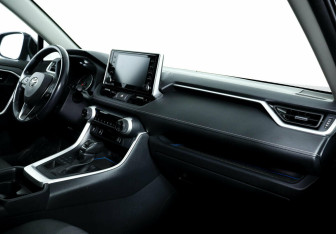 Подержанный автомобиль Toyota RAV4 2019 года (6 фото)