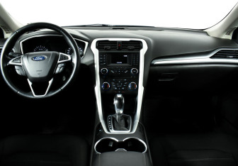 Подержанный автомобиль Ford Mondeo Sedan 2018 года (8 фото)