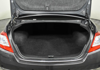 Подержанный автомобиль Nissan Teana 2013 года (16 фото)