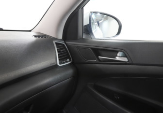 Подержанный автомобиль Hyundai Tucson 2017 года (22 фото)