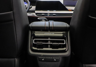 Подержанный автомобиль Changan UNI-K 2023 года (10 фото)