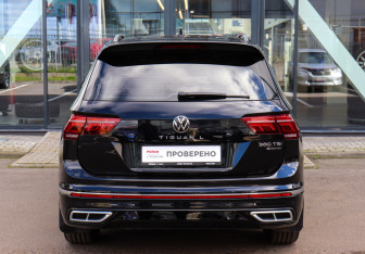 Подержанный автомобиль Volkswagen Tiguan 2023 года (5 фото)