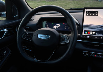 Подержанный автомобиль Geely Coolray 2025 года (14 фото)
