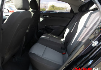 Подержанный автомобиль Hyundai Solaris Sedan 2021 года (8 фото)