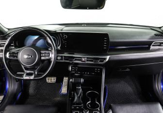 Подержанный автомобиль Kia K5 2021 года (9 фото)