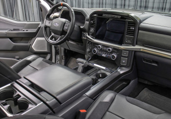 Подержанный автомобиль Ford F-150 2022 года (12 фото)