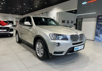 Подержанный автомобиль BMW X3 2011 года (3 фото)
