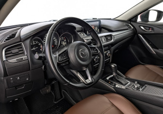 Подержанный автомобиль Mazda 6 Sedan 2018 года (15 фото)