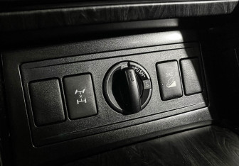 Подержанный автомобиль Toyota Land Cruiser Prado 2017 года (15 фото)