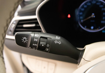 Подержанный автомобиль Genesis G70 2021 года (15 фото)