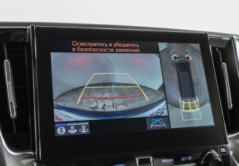 Подержанный автомобиль Toyota Alphard 2021 года (20 фото)