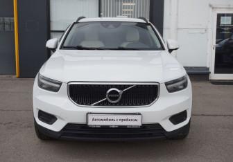 Подержанный автомобиль Volvo XC40 2019 года (2 фото)
