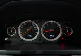 Подержанный автомобиль Volvo XC90 2012 года (15 фото)
